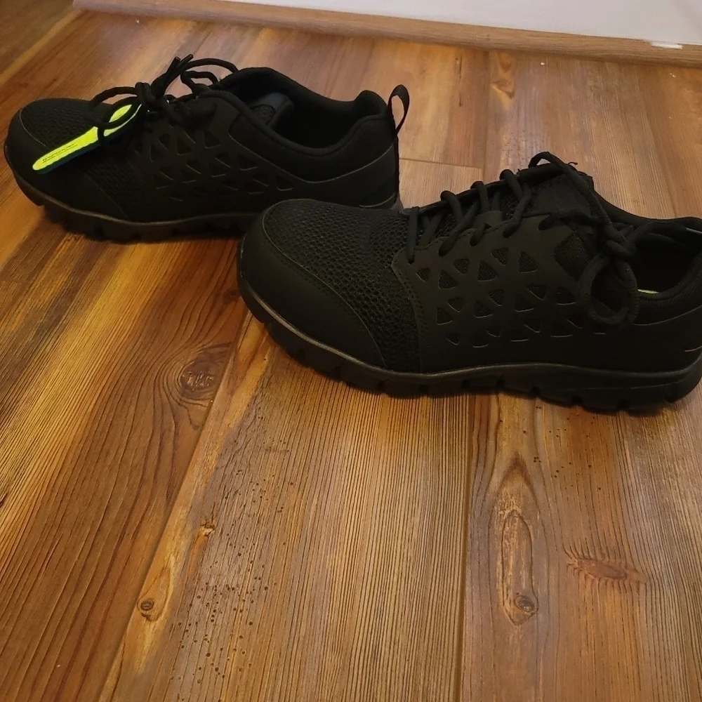 NWT Reebok Womens Sublite Cushion Athletic Work Shoe Black Size 9.5W